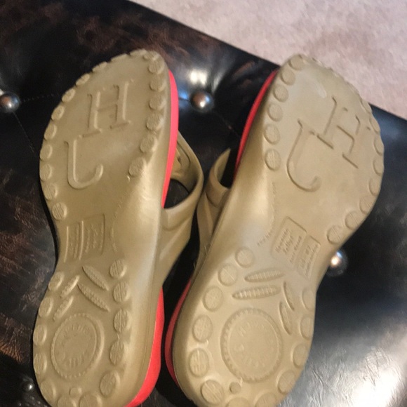 Hawaiian jelly’s brand sandals.49ers logo. - Picture 4 of 5